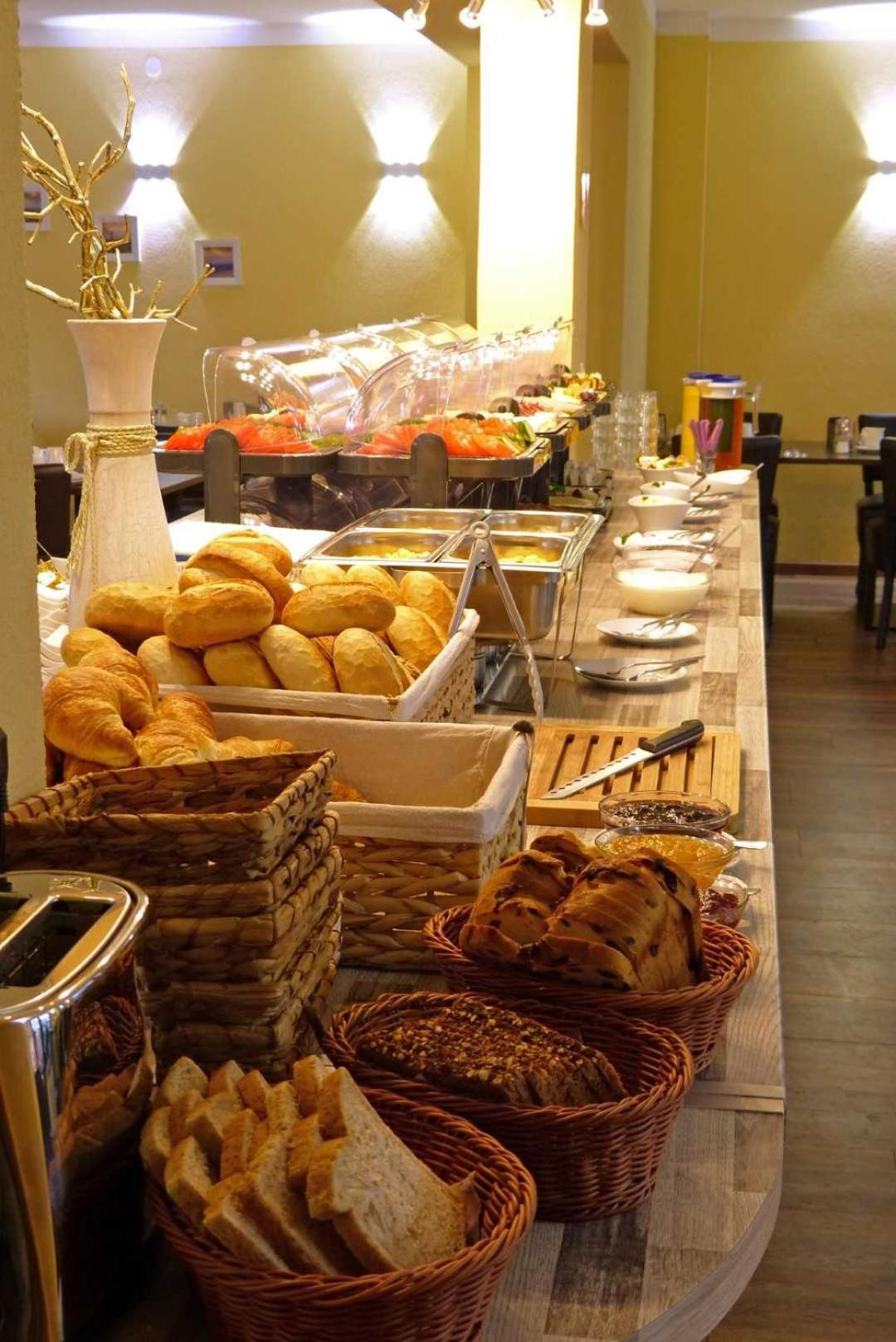 Hotel Zur Seerobbe クックスハーフェン エクステリア 写真