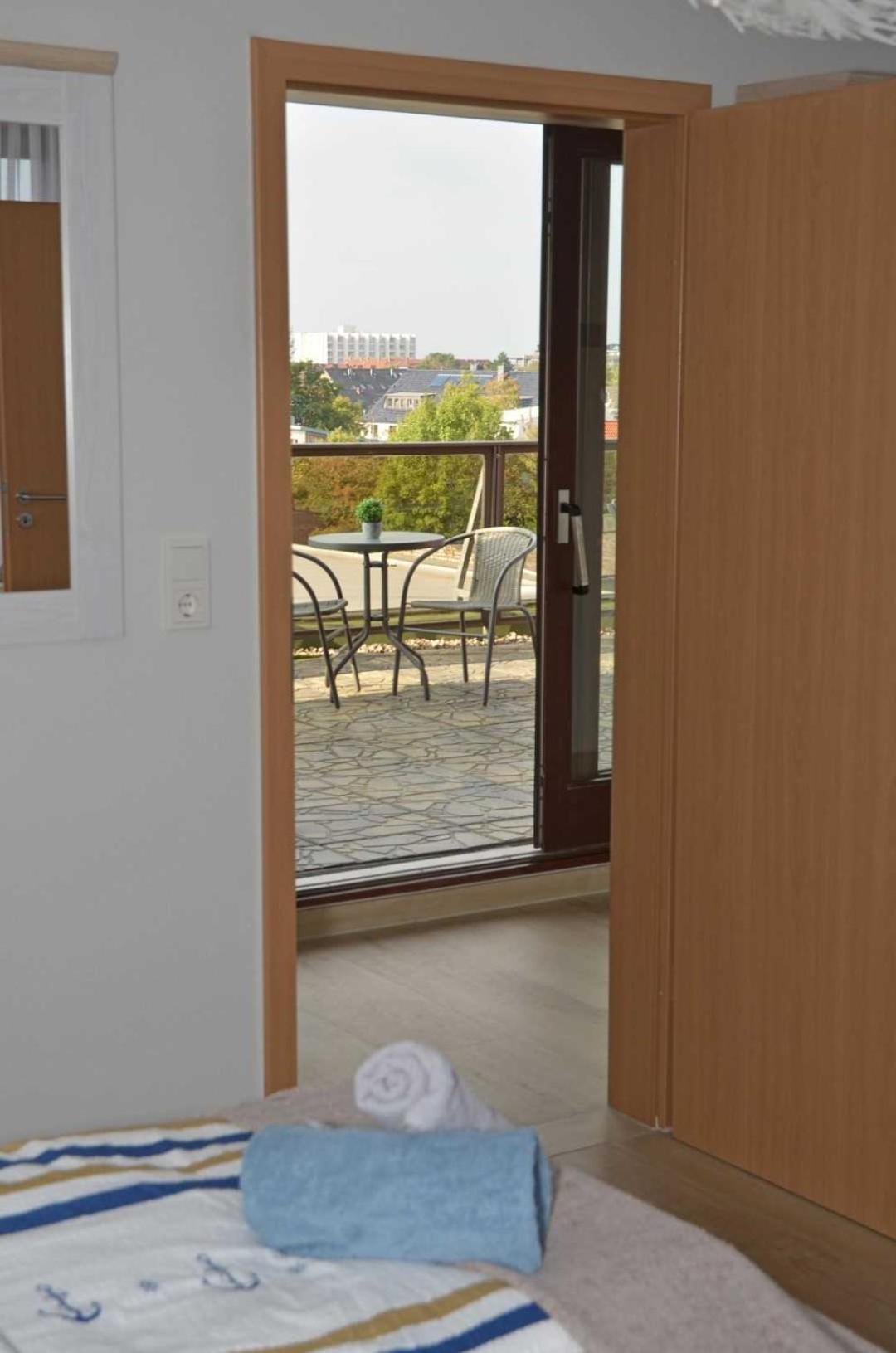 Hotel Zur Seerobbe クックスハーフェン エクステリア 写真